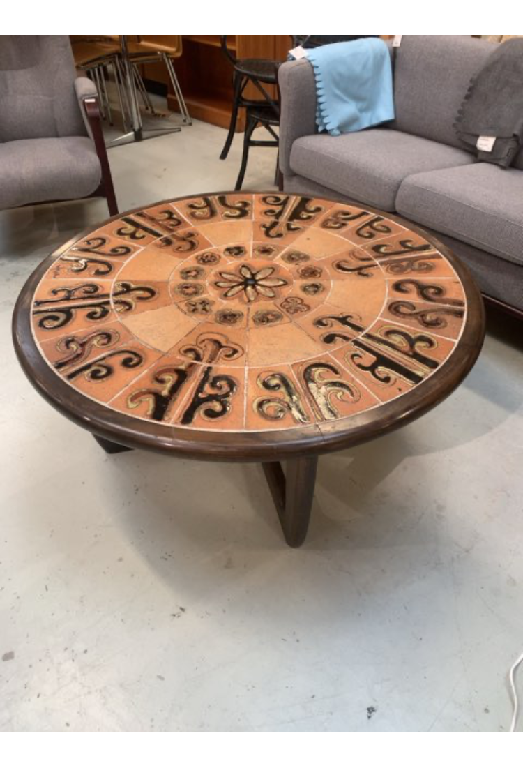 Rund kakkelbord